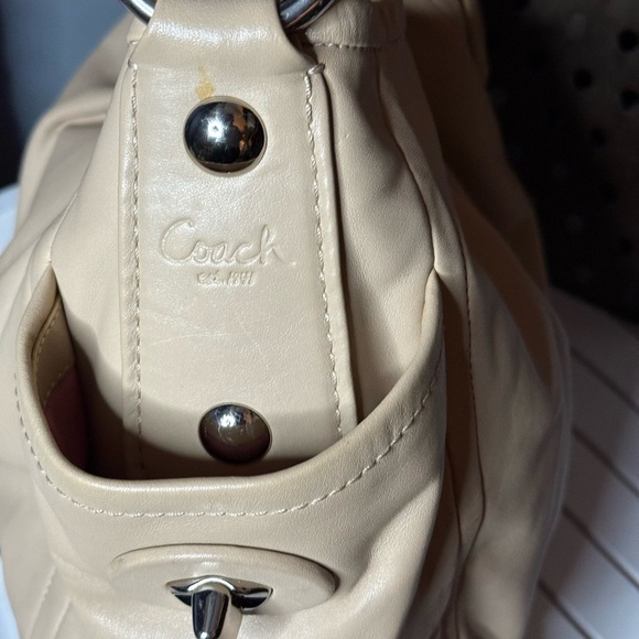 Coach Sand Taupe Soft Leather  Parker Shoulder/Hobo Purse EUC Authentic - Picture 3 of 14